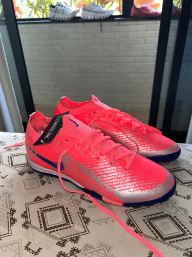 Chuteira Society Nike Mercurial