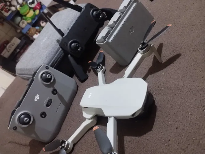 Drone dji mini 2 fly more