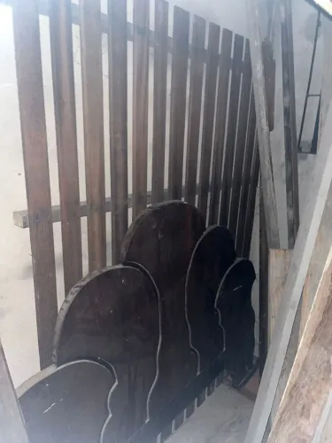 Cama de madeira
