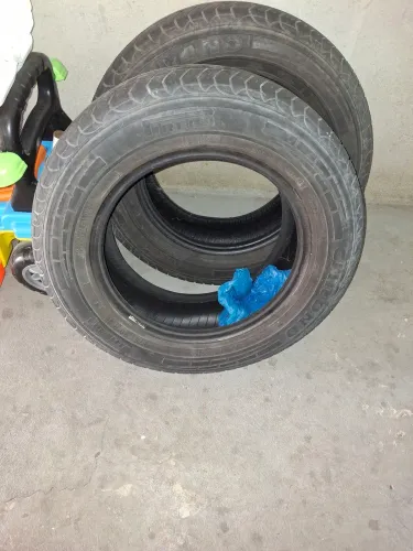 Pneus de Veículos