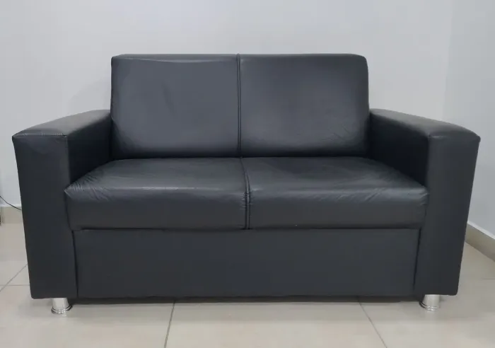 Sofa 2 Lugares em Corino Preto