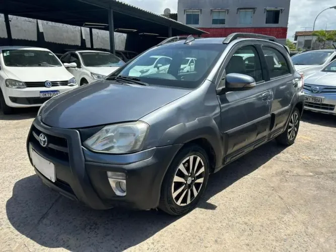 Toyota Etios Cross 1.5 Flex 16V 5P Mec. 2014
