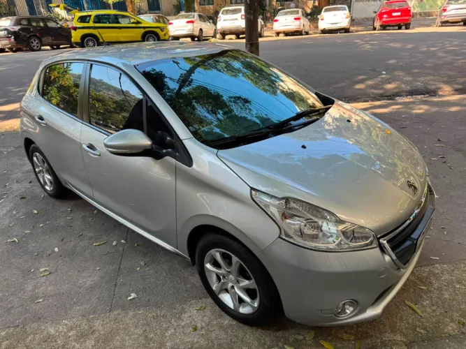 Peugeot 208 Active/active Pack 1.5 Flex 8V 5P 2014