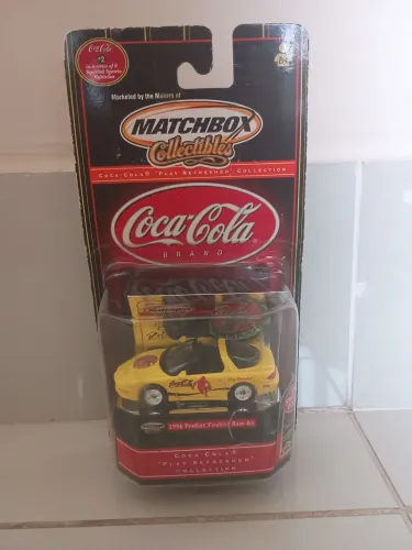 Miniatura pontiac firebird premium coca cola matchbox 1:64