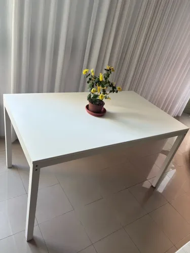 Mesa branca 1,30 m x 75 cm x 72 cm Tok&Stok