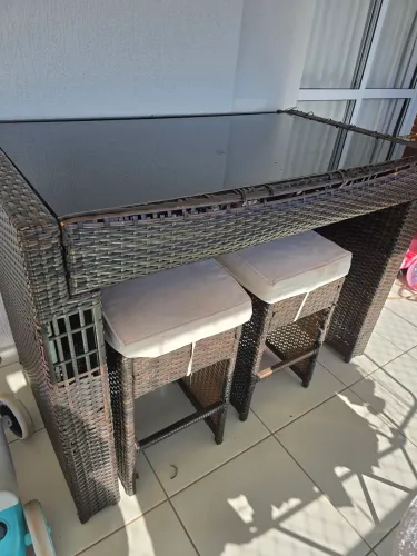 Balcão/bancada em junco com 6 bancos