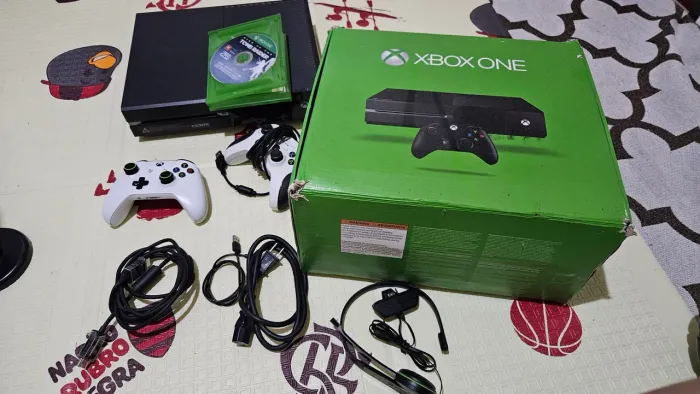 XBOX One 500 Gb vendo ou troco