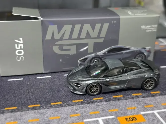 McLAREN 750S - MiniGT