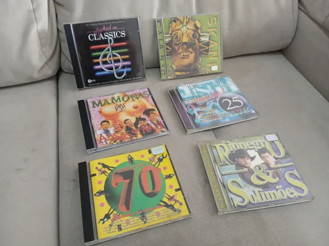 Lote de CDs - Com 06 CDs variados