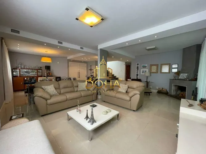 Casa de Alto Padrão com 02 Suítes e 02 Quartos - O Privilégio de Viver no Endereço Mais No