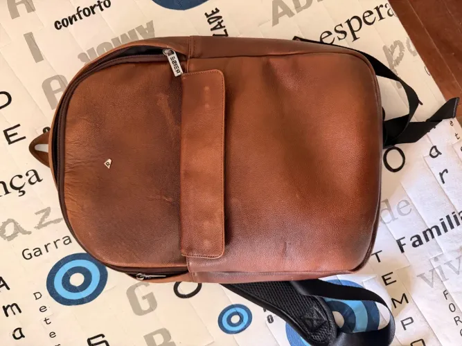 MOCHILA COURO LEGÍTIMO REISE