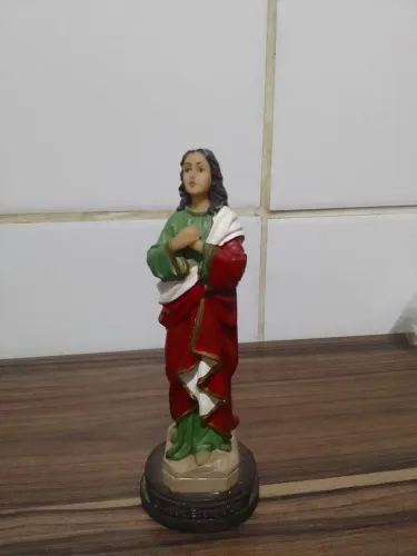 Imagem de São João evangelista (em resina)
