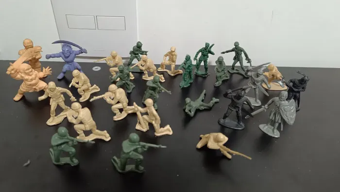 Coleção Soldadinhos e Guerreiros - 29 Miniaturas em plástico - Anos 90/00