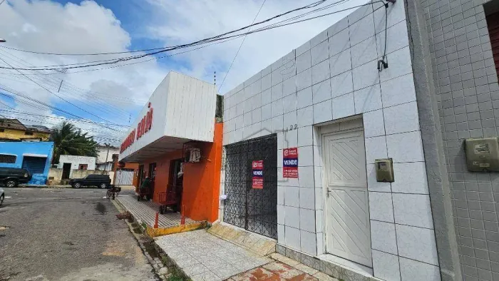 Casa à Venda no Alecrim - 2 Quartos - 120 m² - Natal/RN - CA0539