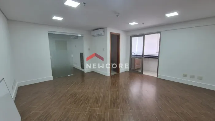 Sala comercial em Avenida Senador Pinheiro Machado - Marapé - Santos/SP