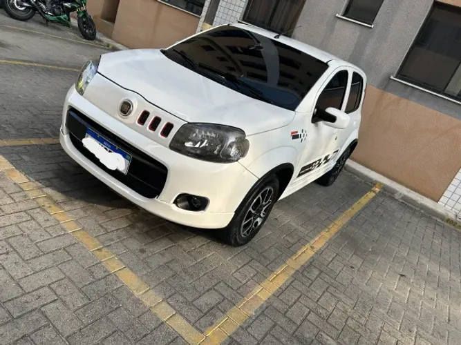 Fiat Uno Sporting 1.4 EVO Fire Flex 8V 4P 2012