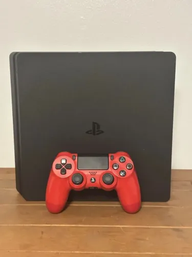 PS4 Slim 500Gbs 2 controles originais