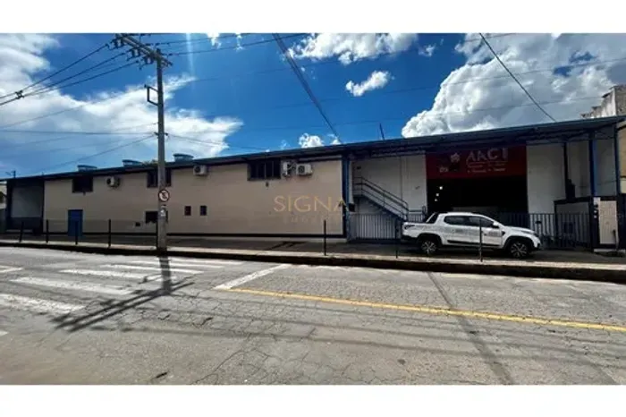 Galpão de 450 m² para Locação em Juiz de Fora Localização Estratégica!