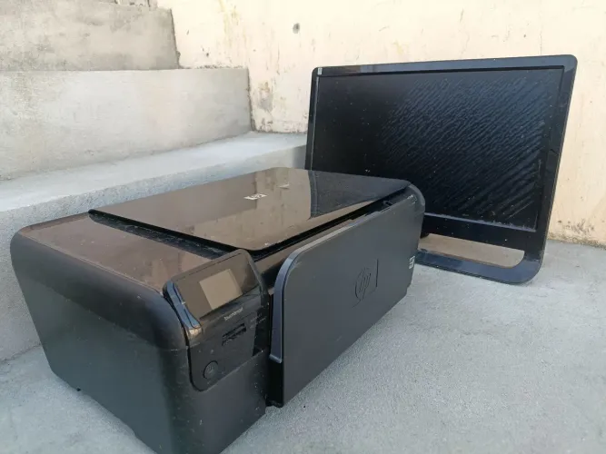 Vendo impressora e monitor