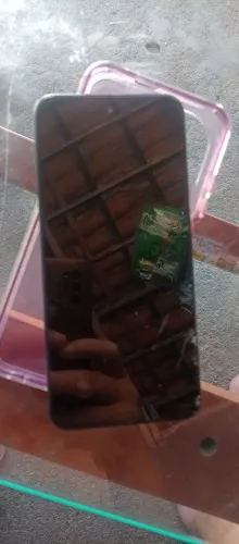 Estou vendendo meu celular para inteirar.. para pagar o resto da minha faculdade amém