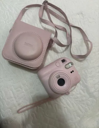 Câmera Instax mini 12 + case