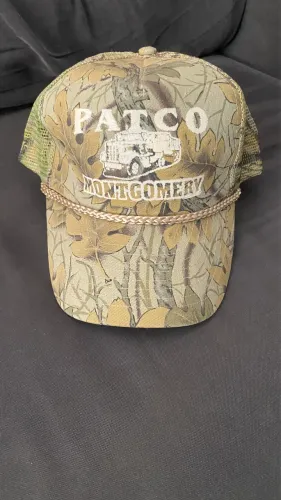 Boné camuflado importado 