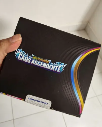 Booster Box Pokémon TCG Caos Ascendente Original Lacrado