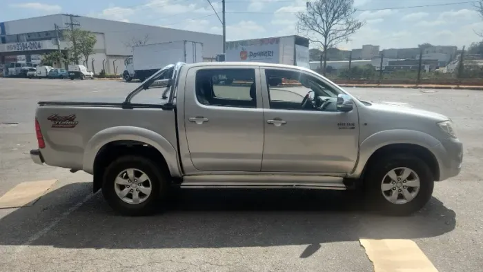 Toyota Hilux CD SRV D4-d 4X4 3.0 TDI Diesel AUT 2011