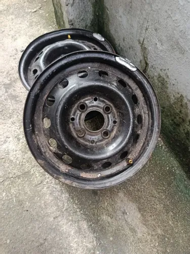 Vendo dois aros 13 das Volkswagen 
