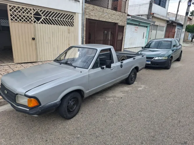 Ford Pampa L 1.6 (álcool) 1988