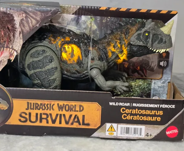 Jurassic World Survival Ceratosaurus Mattel lacrado