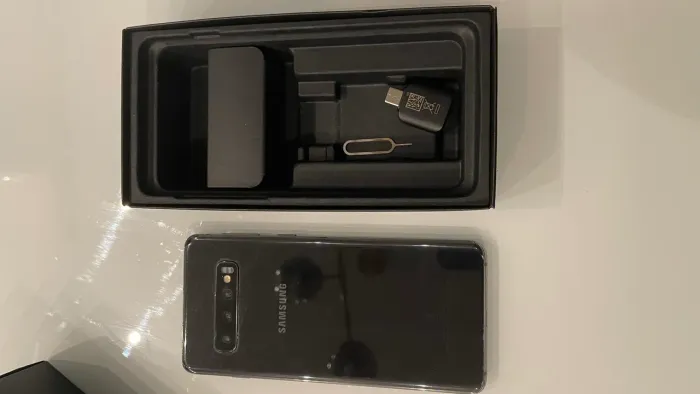 SAMSUNG S10 512gb 8 RAM, BATERIA NOVA (usado) + 2 CAPINHAS