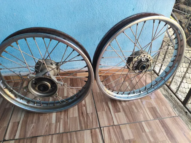 Par de Rodas Raiadas Originais Bros 150/160 a disco