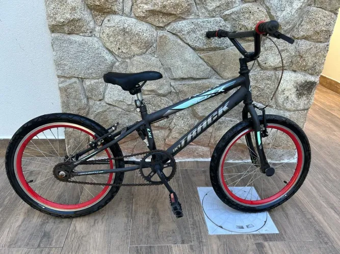 bicicleta infantil BMX Track Bikes modelo Noxx aro 20
