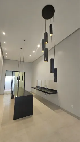 Vende-se casa de alto padrão