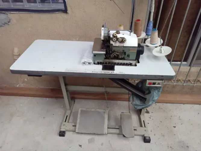 Maquina de costurar Laninax. 400,00