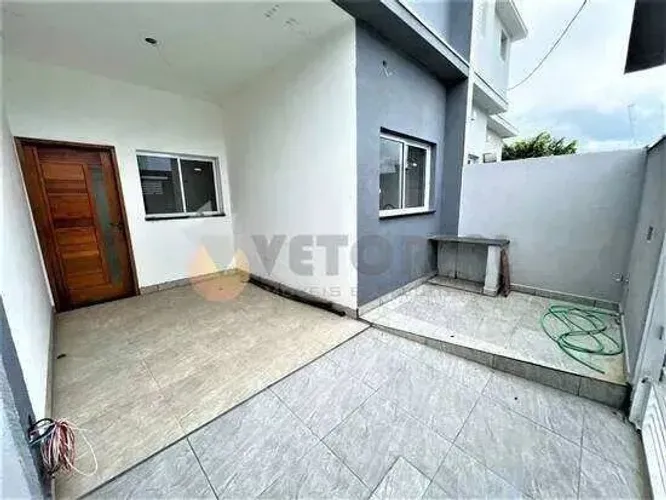 Sobrado à venda em Caraguatatuba, Balneário Recanto do Sol, com 2 quartos, 72m²