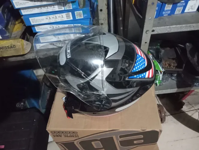 Capacete EBF novo aberto