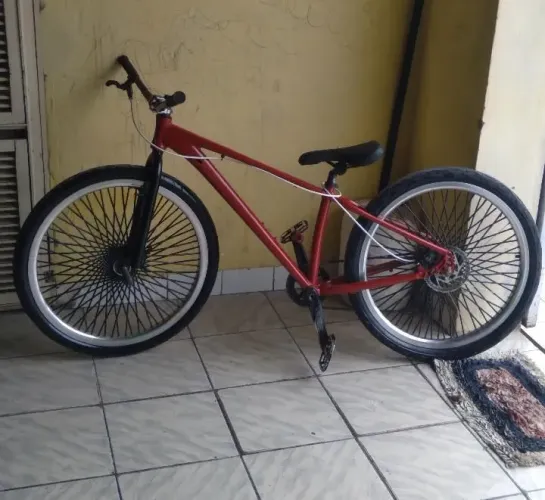 Bike estilo BH quando de alumínio GTA