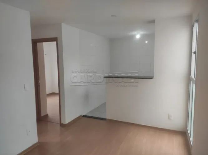 Locação de Apartamento - Padrão no bairro Parque Santa Felícia Jardim em São Carlos/SP