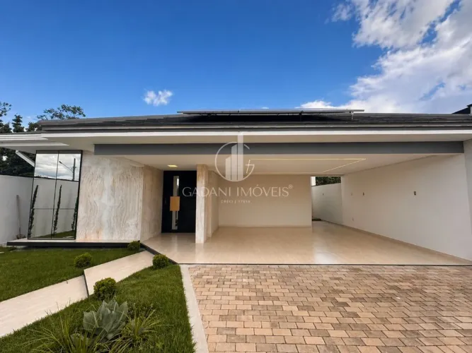 CASA COM 3 QUARTOS SENDO UMA SUITE MASTER A VENDA POR R$ 1.200.000,00 EM SINOP-MT GADANI I