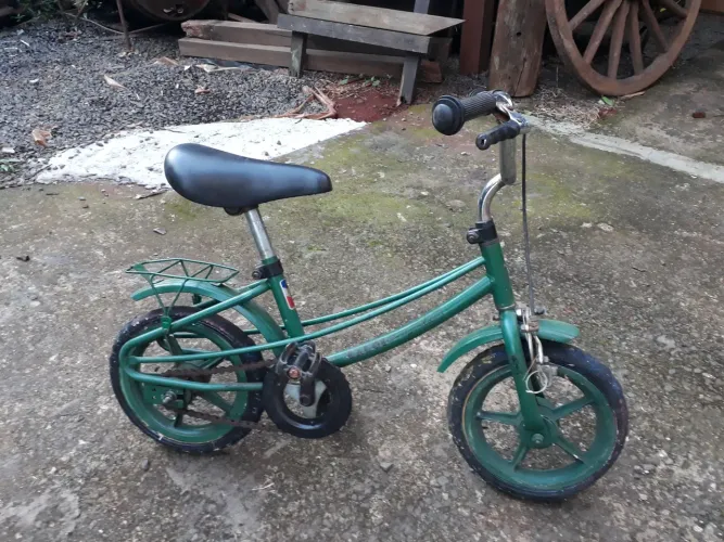 Bicicleta infantil antiga caloi cecizinha