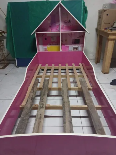 Cama e Guarda-roupa infantil