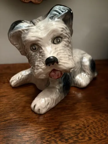 Escuta de cão dengoso cerâmica 