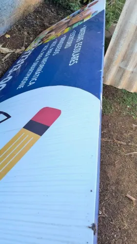 vendo placa de loja (papelaria)  4,70 mts x 101 mts em perfeito estado.