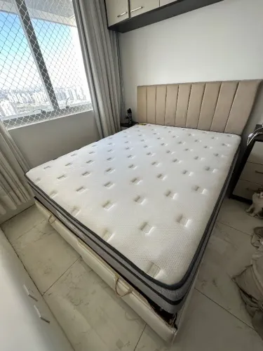 Cama Queen com Colchão, Base Baú e Cabeceira