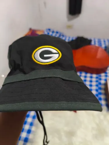chapéu tipo "boonie" ou "bucket" do time de futebol americano 