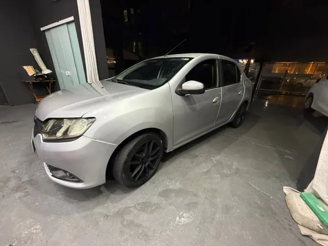 Renault Logan Expres. Easyr Hi-flex 1.6 8V 2015