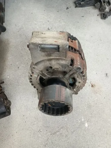 Vendo alternador da Land Rover freelander 2 gasolina motor 3.2