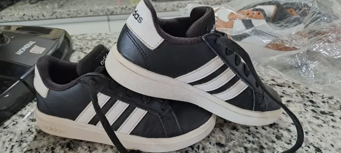 Tênis Adidas